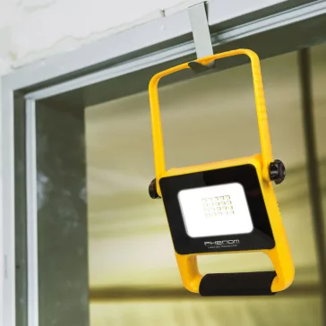   Kinyitható munkalámpa - 10 W LED - akkumulátoros, vízálló