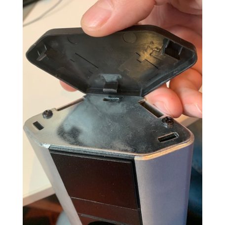 Sarokelosztó 3 x 250V, 16A 2 x USB, 2,1A alumínium ház