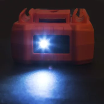   Digitális multiméter, elem teszterrel + munkalámpa funkcióval