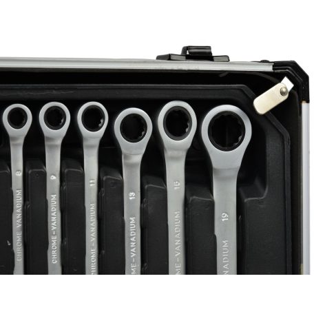 Geko 187 részes szerszámkészlet racsnis kulccsal, alumínium kofferben